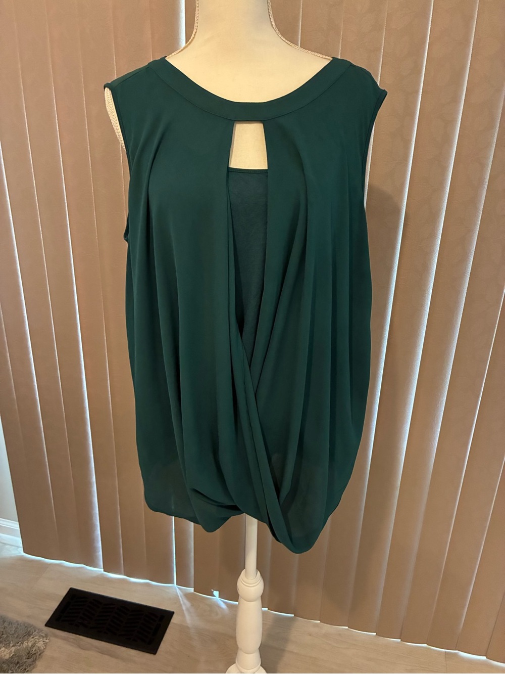 41 Hawthorn Teal Sleeveless V-Neck Blouse